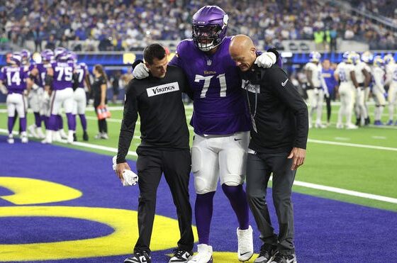 Vikings tackle needs knee surgery