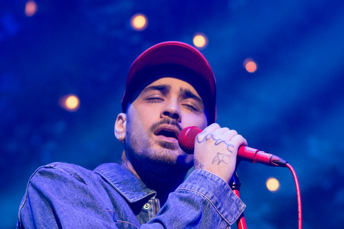 Zayn Malik pays tribute to Liam Payne at first show since former bandmate’s death