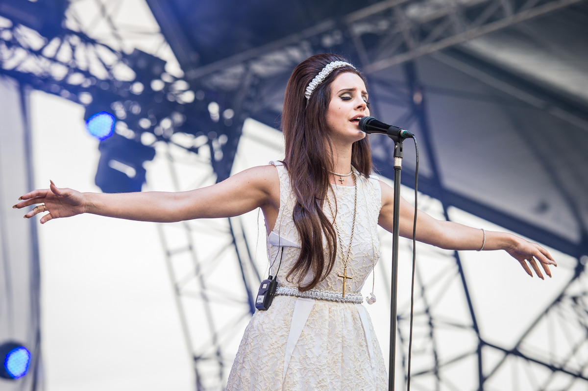 Lana Del Rey Confirms An Epic Stadium Tour With Wembley Gig