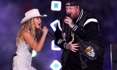 Jelly Roll & Lainey Wilson Thanksgiving Cowboys Halftime 'Save Me'