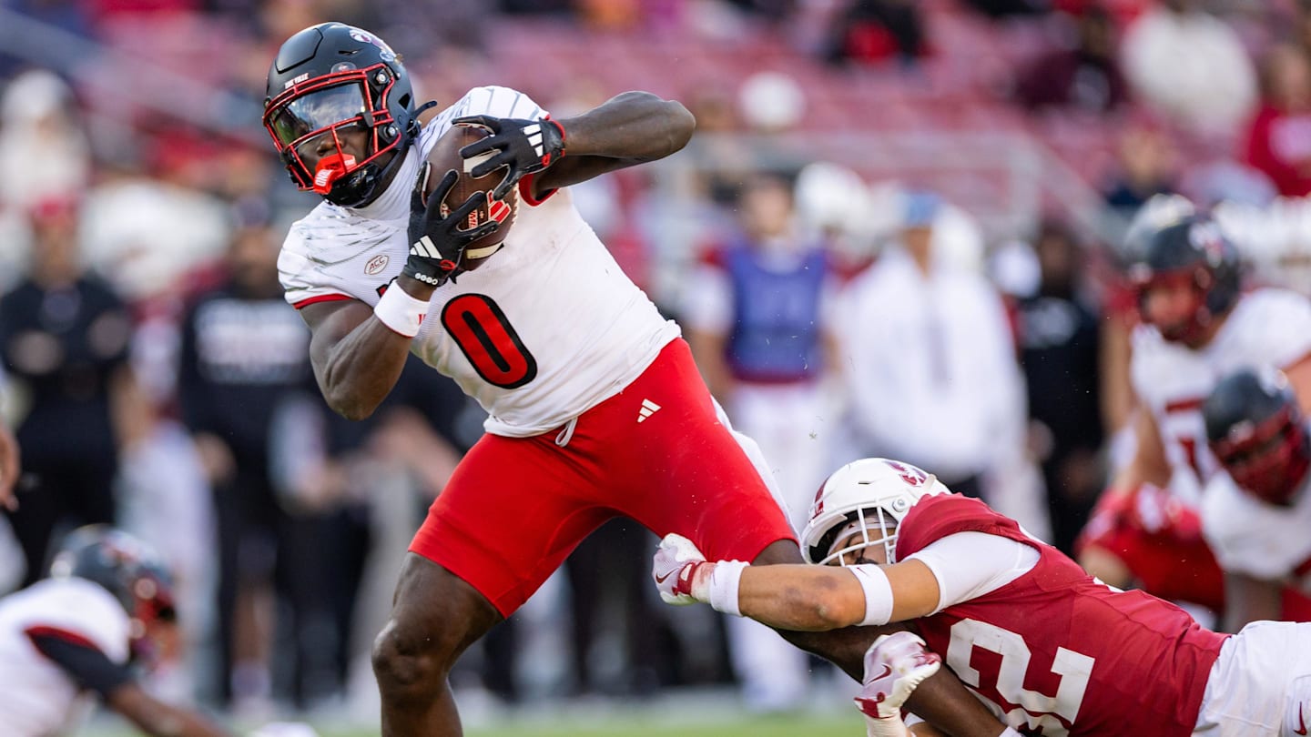 Louisville Football Falls Out of Week 13 AP Top 25