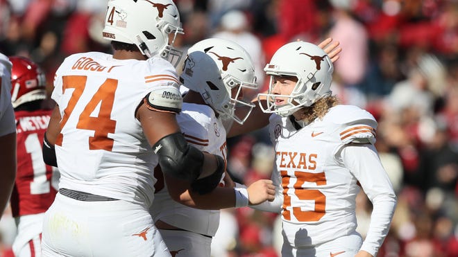 Texas vs Arkansas football game: Live scoring updates