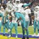 Tyreek Hill plays through wrist injury, scores to end touchdown drought in Dolphins' win over Rams