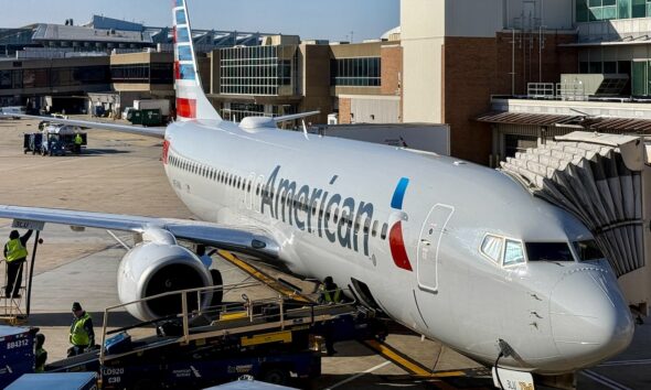 American Airlines resumes flights after nationwide 'technical issue'