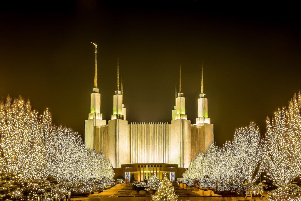 Temple of The Church of Jesus Christ of Latter-day Saints at Christmas