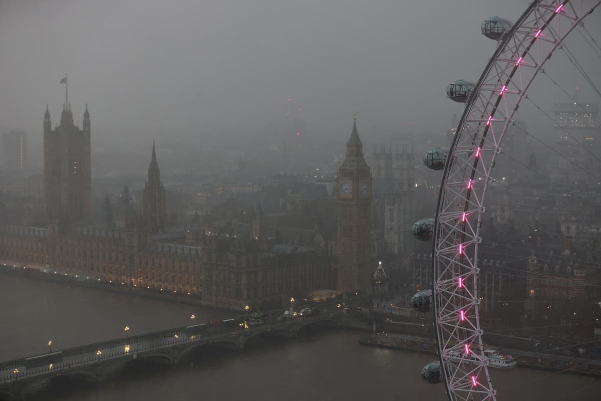 New Year’s Eve weather: Map shows how you’ll be affected as Met Office issues rain and snow warnings