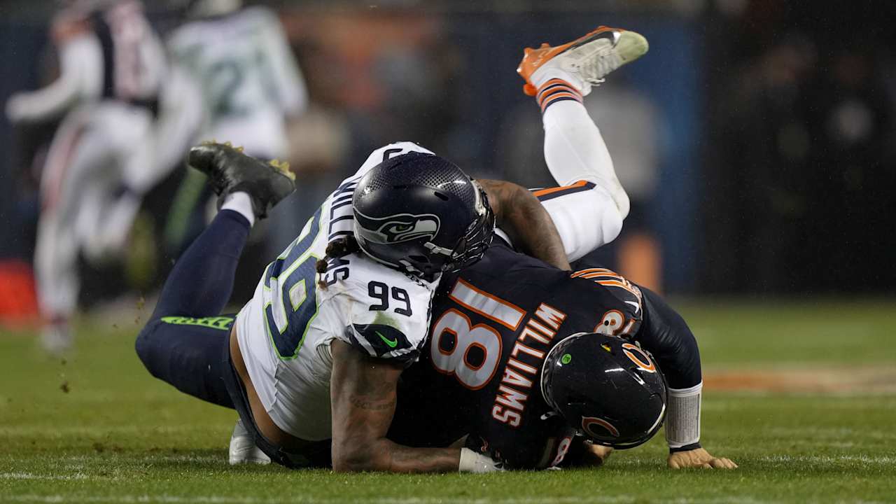 Caleb Williams 'will definitely take the heat' for Bears' offensive struggles in loss to Seahawks