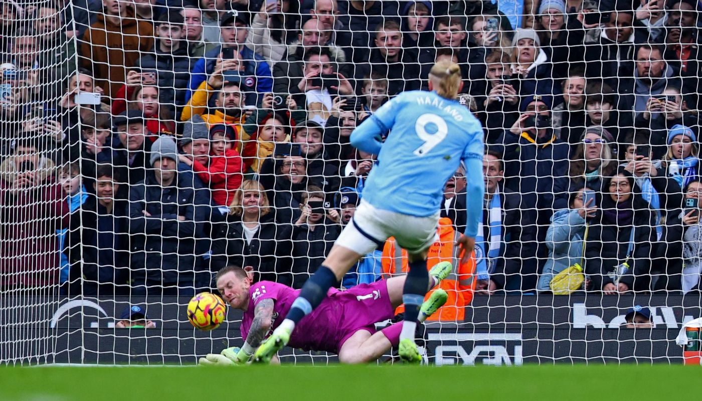 Pickford penalty save v Man City