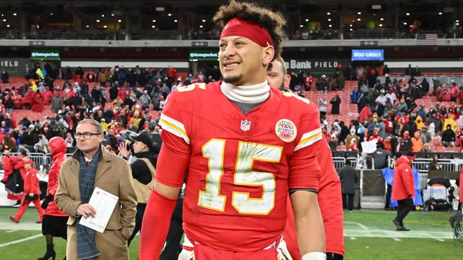 How long is Chiefs QB out?