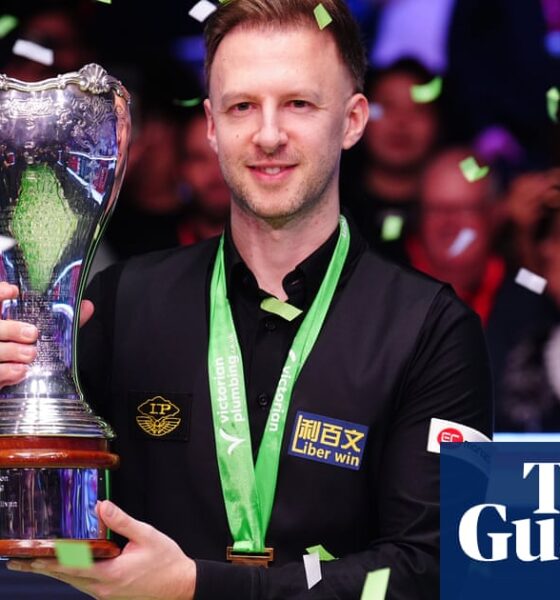 Judd Trump sinks battling Barry Hawkins to pick up UK Championship | Snooker