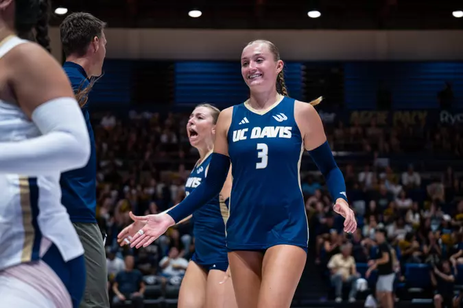 Olivia Utterback Named AVCA Pacific All-Region Honorable Mention