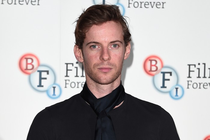 Luke Treadaway wea