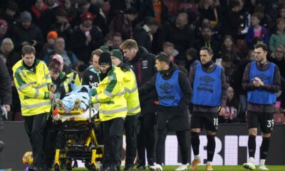 West Ham keeper Lukasz Fabianski ‘conscious and talking’ after nasty collision