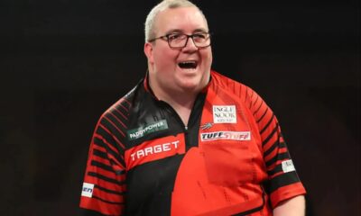 Ally Pally rejoices as Stephen Bunting blitzes rival in World Darts Championship