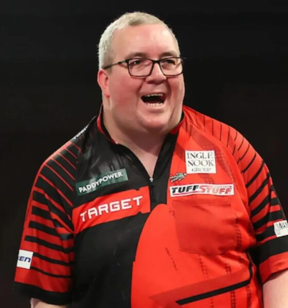 Ally Pally rejoices as Stephen Bunting blitzes rival in World Darts Championship