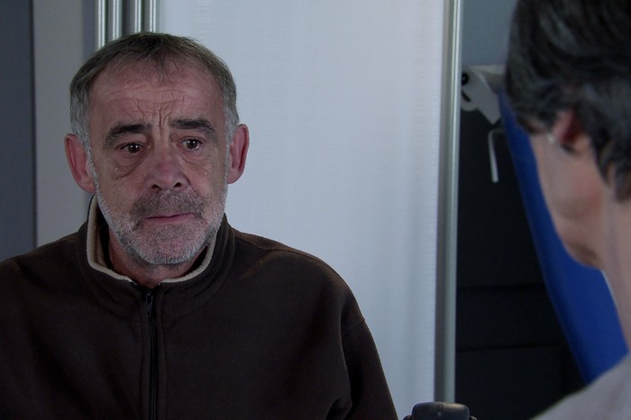 A worried Kevin speaks to a GP in Coronation Street