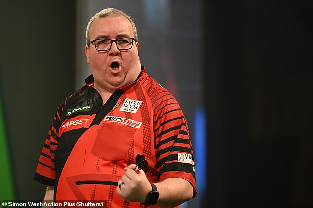 Stephen Bunting thrashed Luke Woodhouse to move into the quarter-finals at Ally Pally