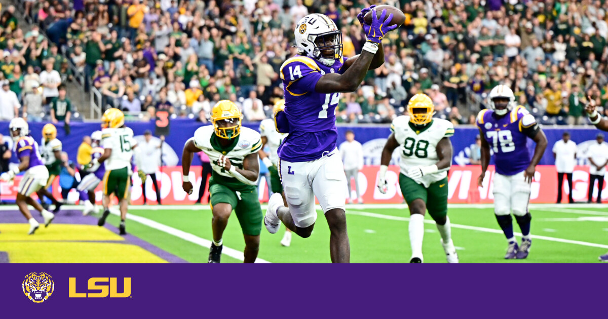 Football Handles Baylor in Texas Bowl, 44-31 – LSU