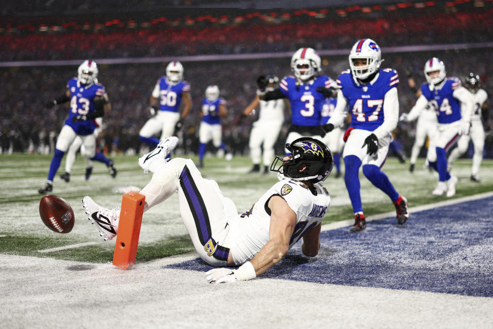 ORCHARD PARK, NEW YORK - JANUARY 19: Mark Andrews #89 of the Baltimore Ravens drops a pass on a two-point conversion during the second half of an NFL football divisional playoff game against the Buffalo Bills at Highmark Stadium on January 19, 2025 in Orchard Park, New York. (Photo by Kevin Sabitus/Getty Images)