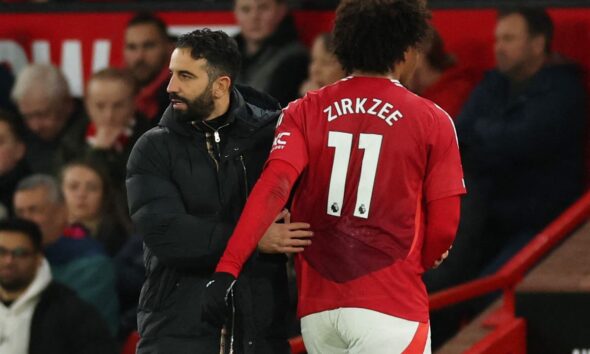 Manchester United fans boo Joshua Zirkzee off as striker subbed before half time against Newcastle