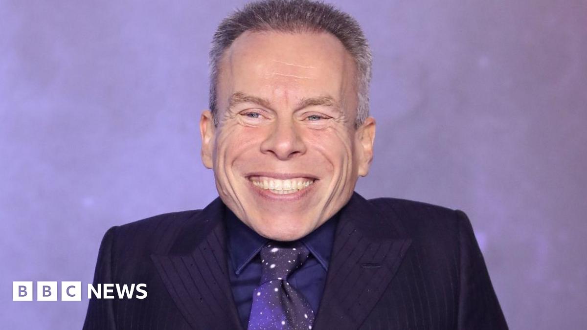 Warwick Davis: Harry Potter actor to receive Bafta Fellowship